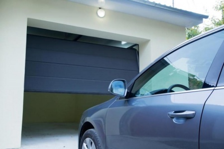 Porte de garage &agrave; Auxerre, quel mod&egrave;le choisir pour sa maison ?